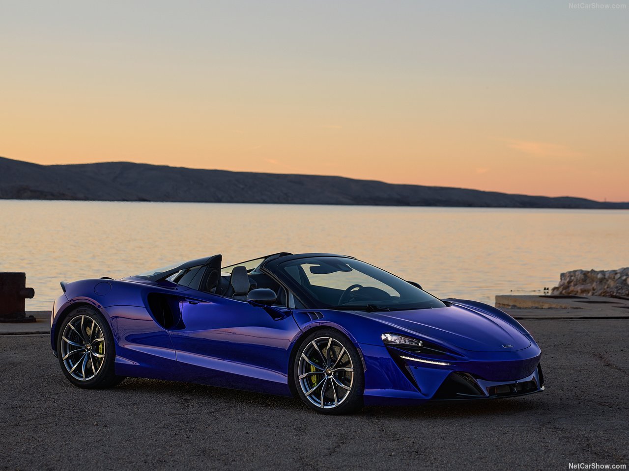 McLaren Artura Spider